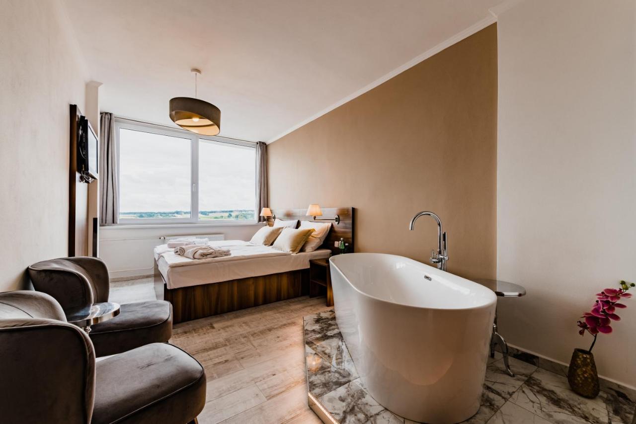 טאבור Hotel Palcat מראה חיצוני תמונה