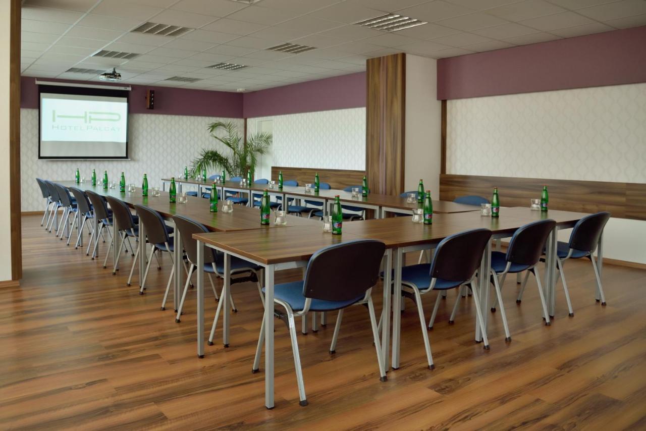 טאבור Hotel Palcat מראה חיצוני תמונה