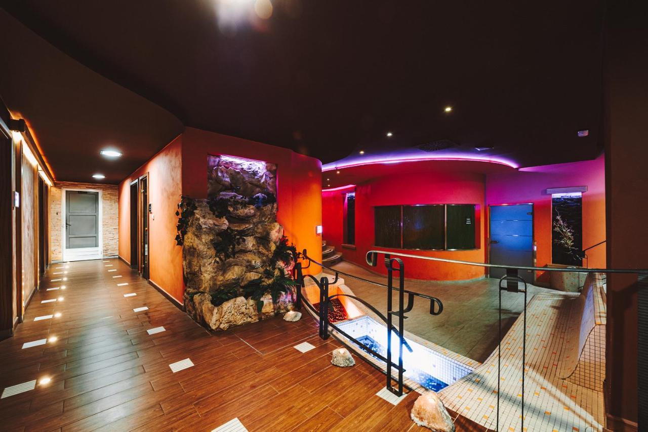 טאבור Hotel Palcat מראה חיצוני תמונה