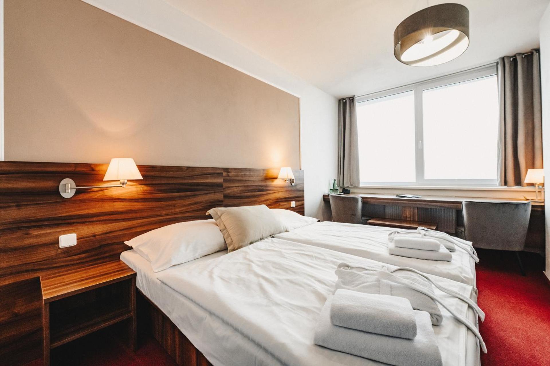טאבור Hotel Palcat מראה חיצוני תמונה