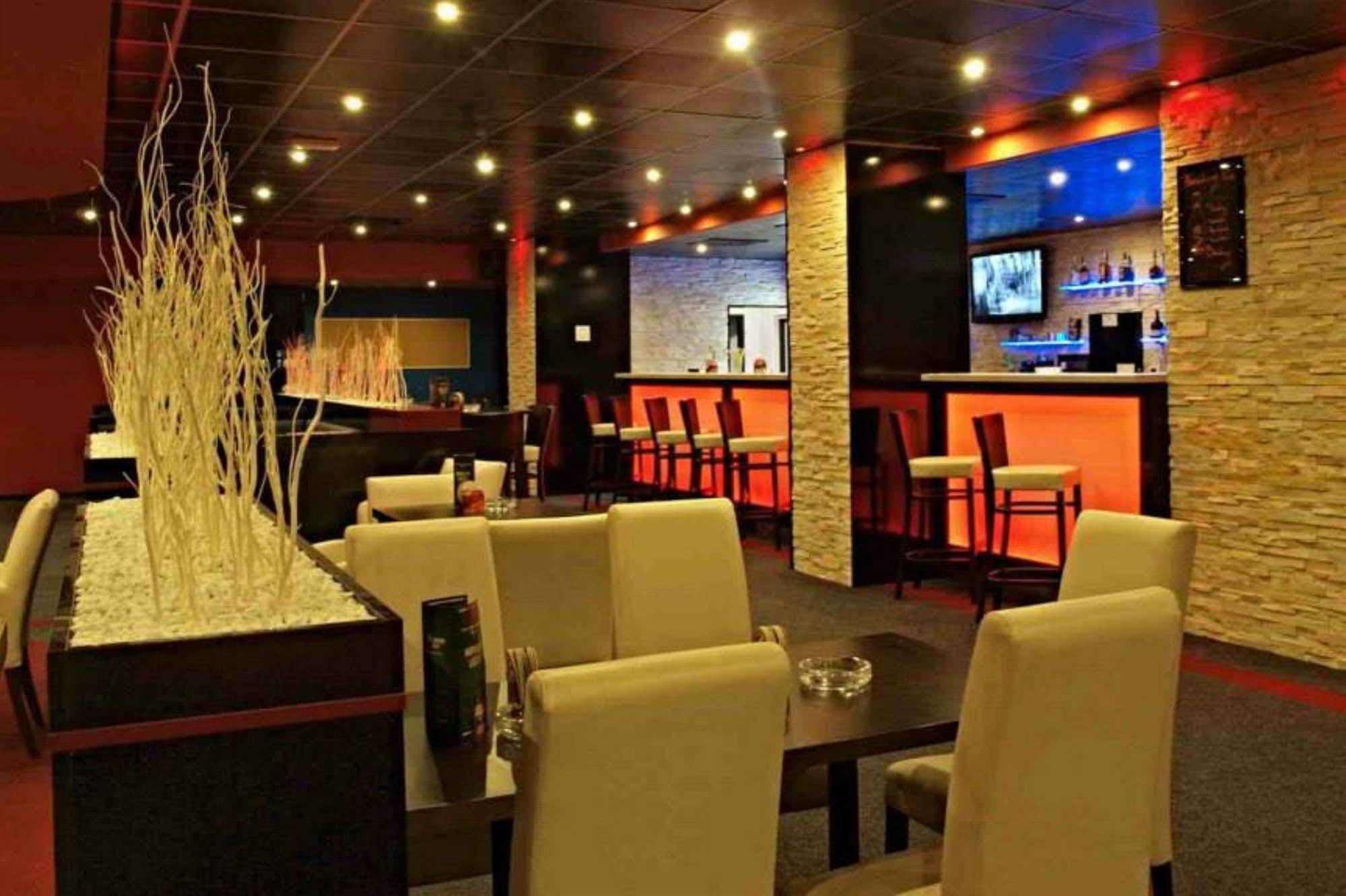 טאבור Hotel Palcat מראה חיצוני תמונה